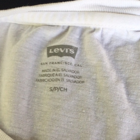 Levi’s tee size  S - Picture 5 of 5
